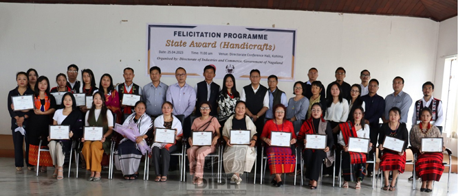 State felicitates handicraft award recipients