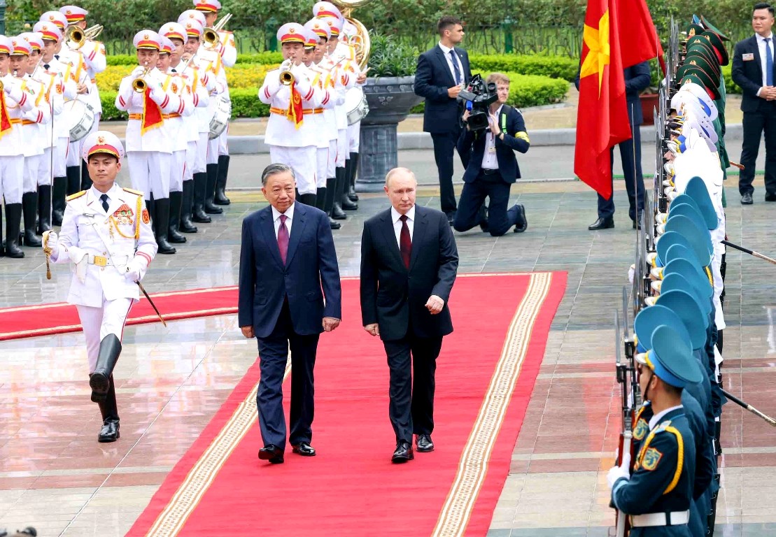 Putin arrives in Vietnam after visit to North Korea