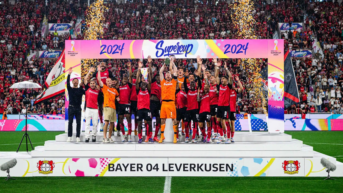 10-man Leverkusen beat Stuttgart on penalties to lift Supercup