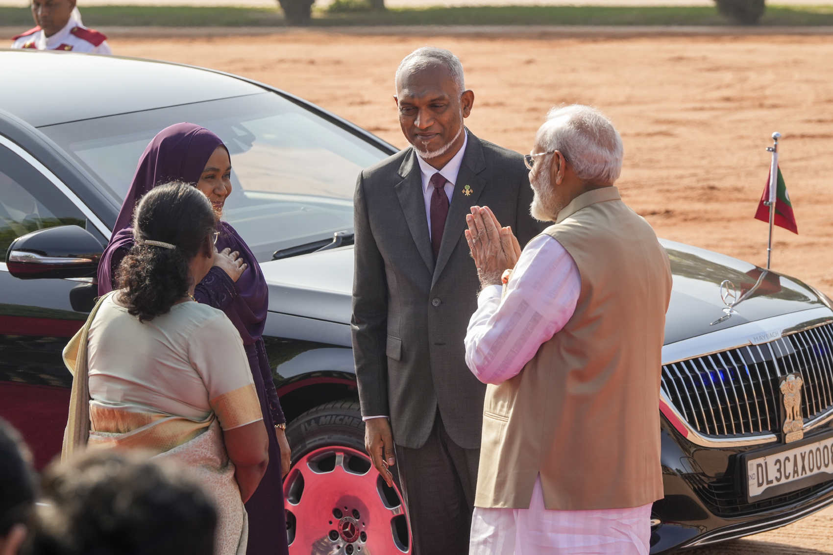 Maldives President Muizzu accorded ceremonial welcome at Rashtrapati Bhavan