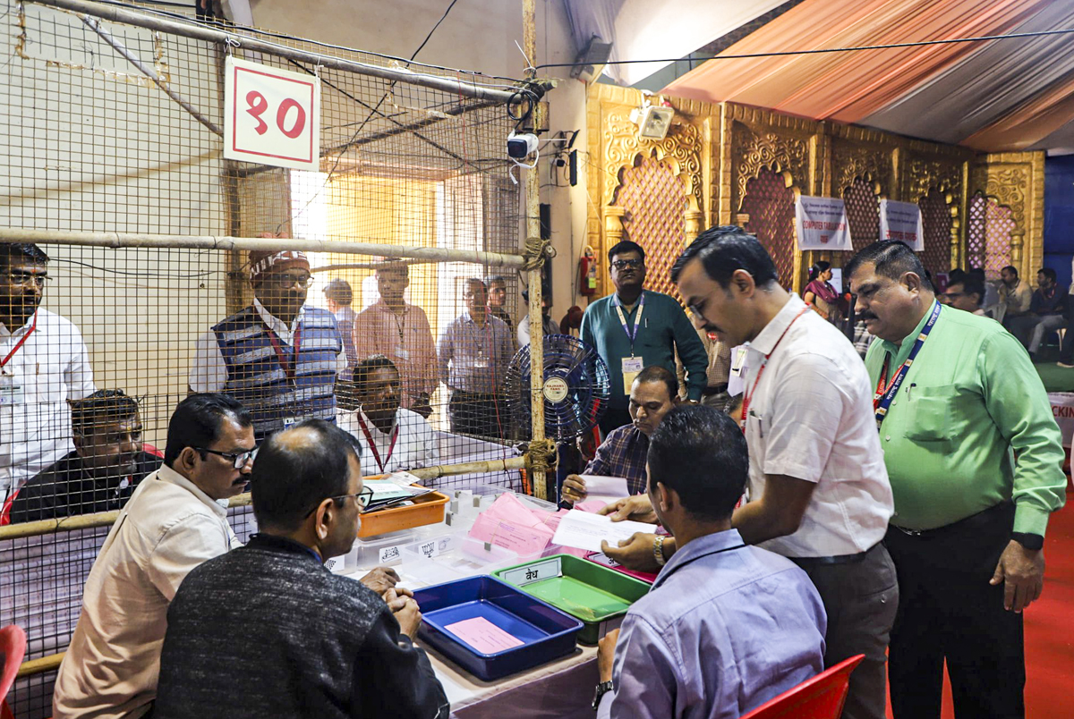 BJP-led Mahayuti sweeps Maharashtra, oppn INDIA to bag Jharkhand