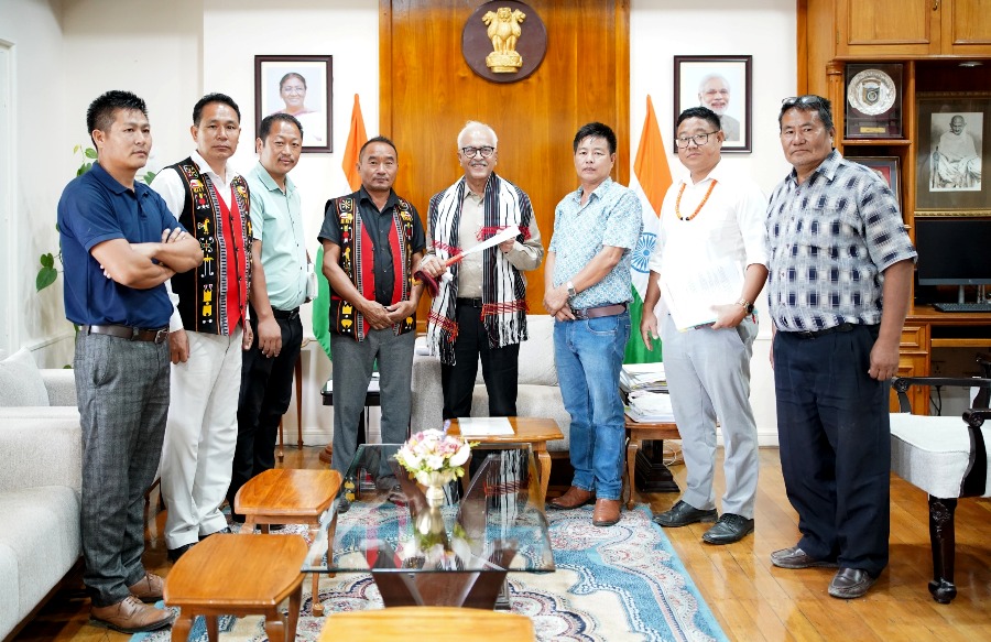 Manipur Governor reviews IDP situation in relief camps