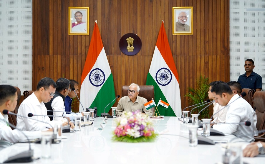 Manipur Governor reviews IDP situation in relief camps