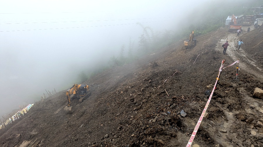 Mudslides disrupt NH-2 in Kohima; college students and commuters bear the brunt