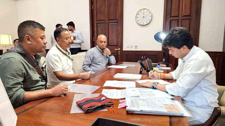 MP Supongmeren Jamir raises key development issues with Union ministers