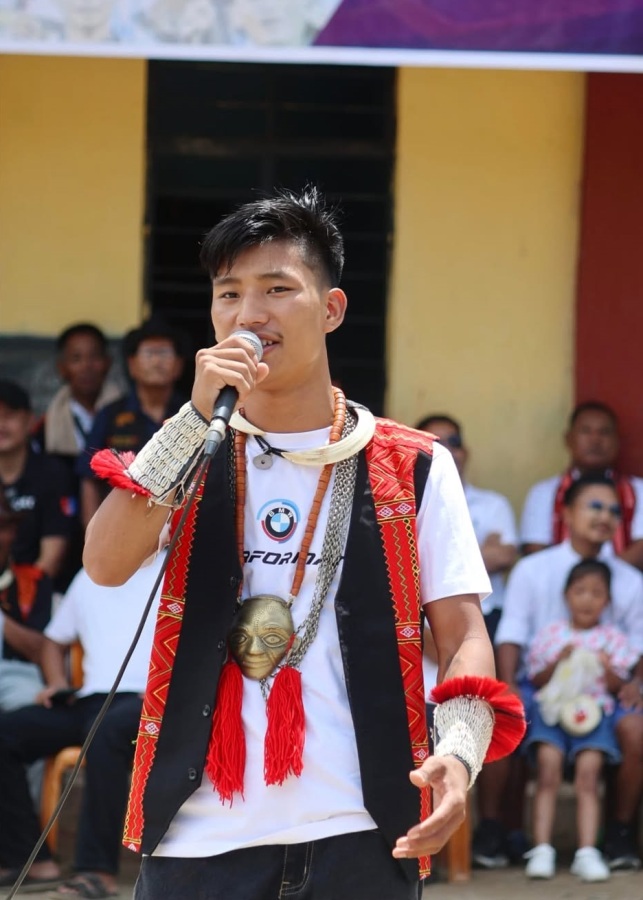 How a simple love song became the soundtrack of Mon’s football glory