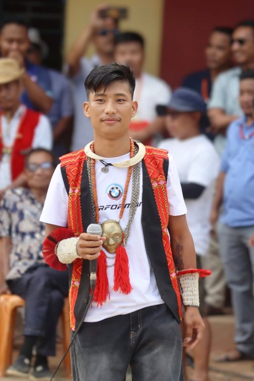 How a simple love song became the soundtrack of Mon’s football glory