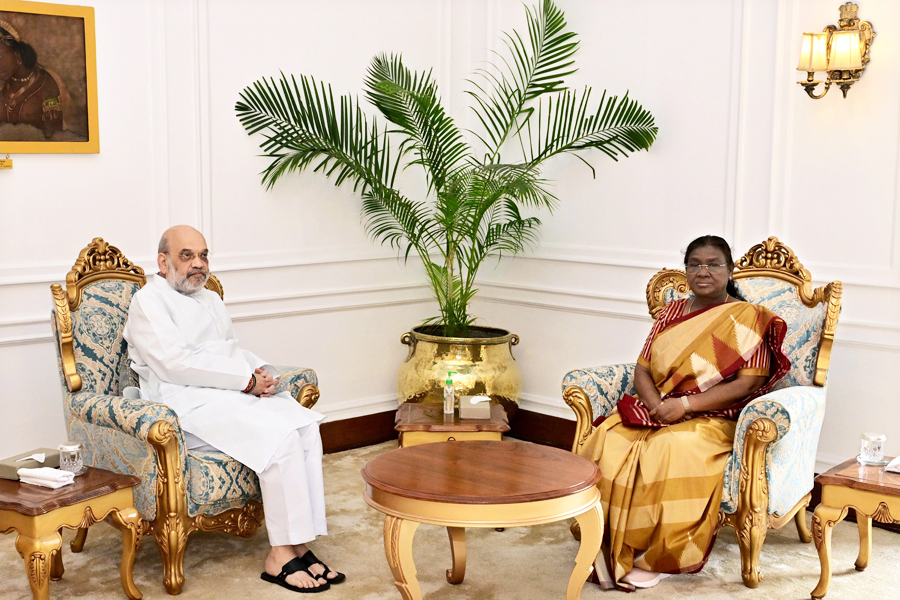 PM Narendra Modi, Amit Shah meet President Droupadi Murmu separately