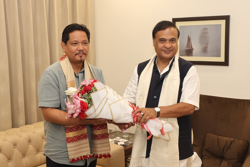 Assam, Meghalaya CMs meet in Guwahati, discuss various issues