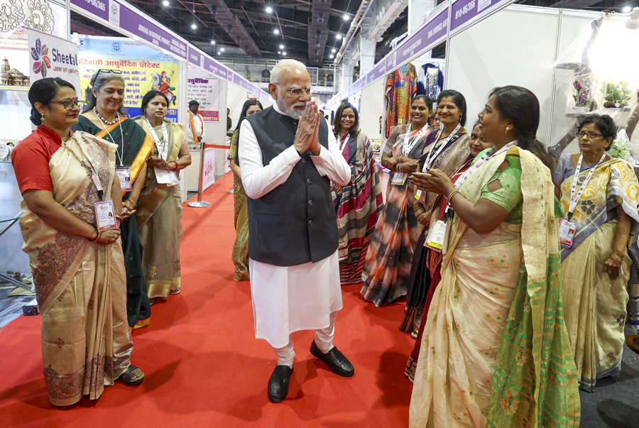 Government stands shoulder to shoulder with entrepreneurs, PM Modi pitches ‘Make in India’ at UP trade show