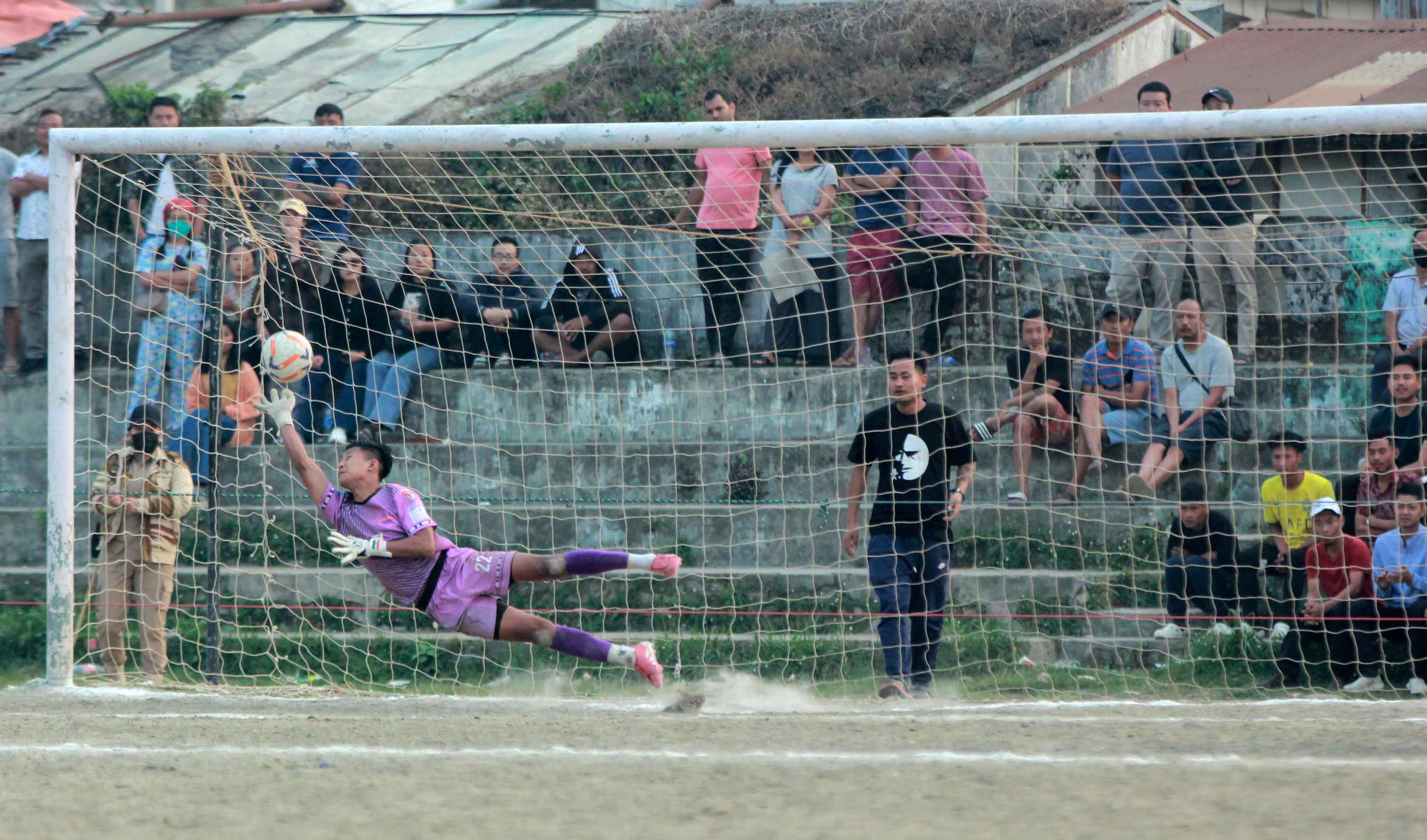 Inter-ward footbal tournment: Mongsenbai, Dilong enter semi-finals
